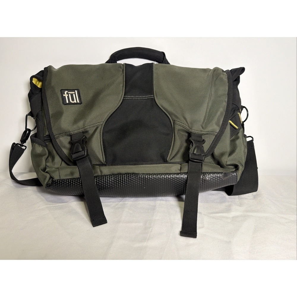 Ful Green/Black Padded Protective Laptop Computer Messenger Shoulder Bag 19"x14"
